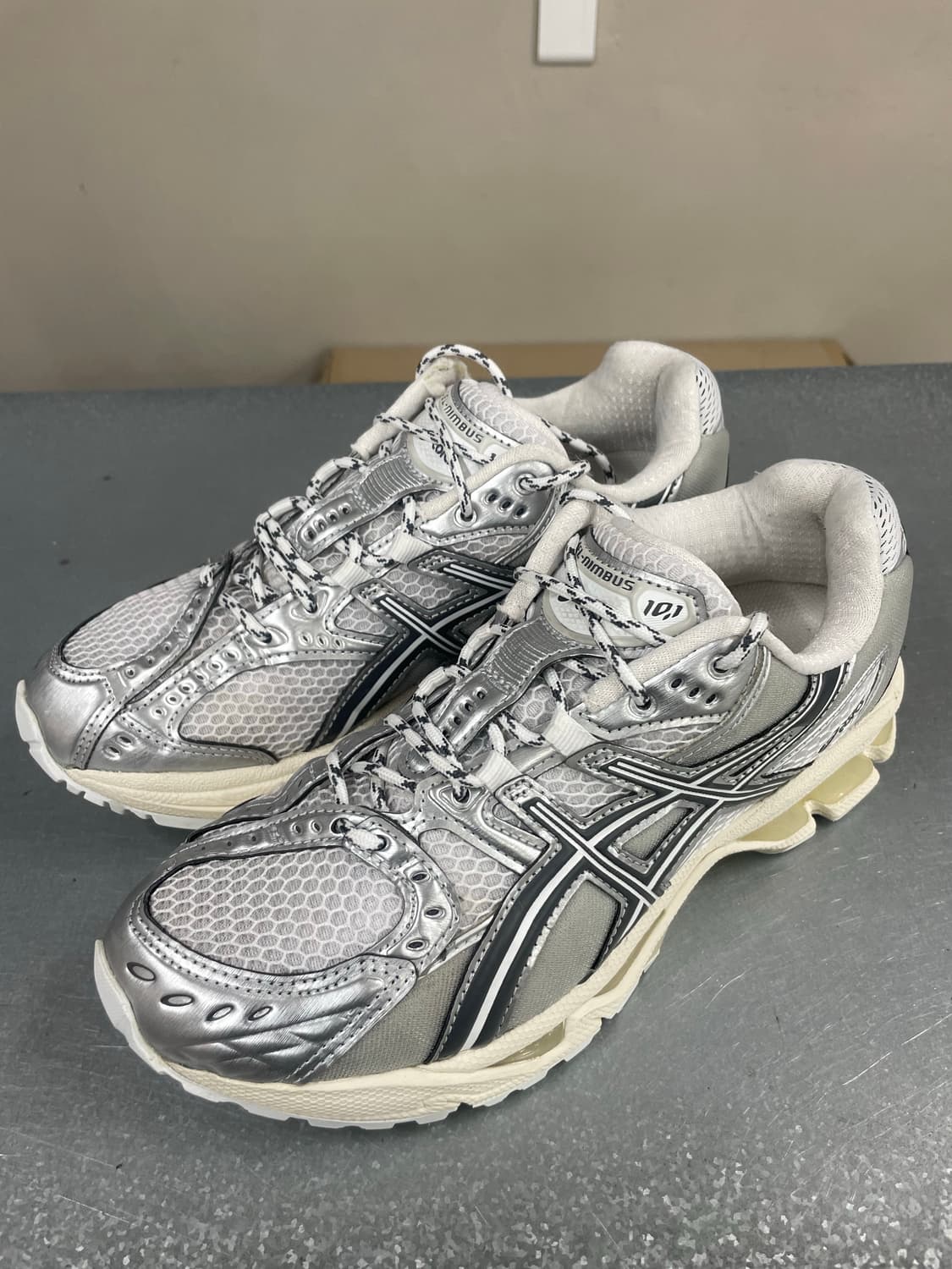 아식스 젤 님버스 10.1 화이트 글레이셔 그레이 240 상품이미지2