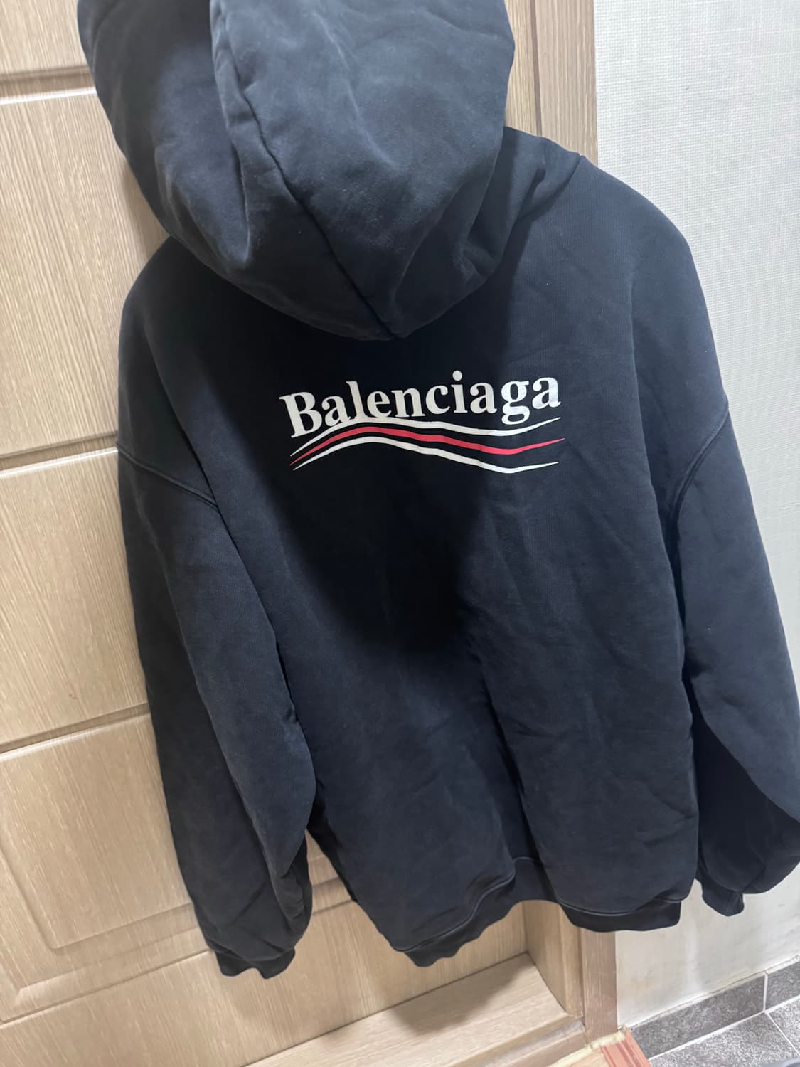 발렌시아가 웨이브로고 후드 상품이미지2