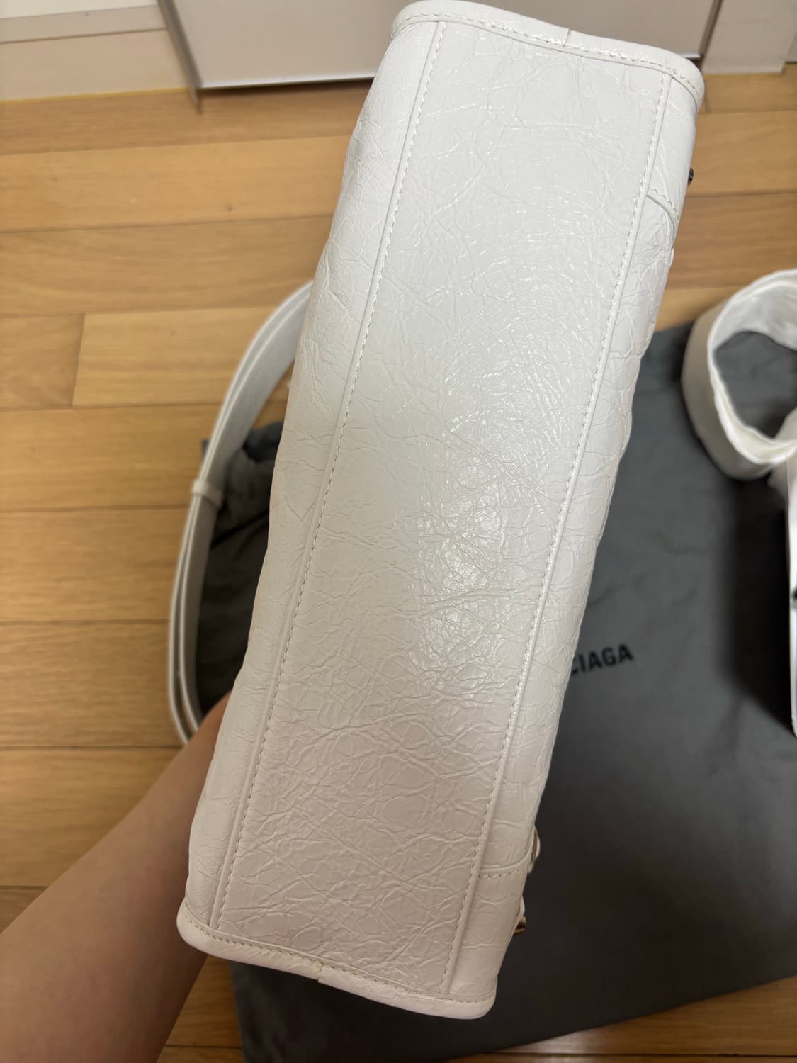 발렌시아가 르시티 스몰 화이트 상품이미지7