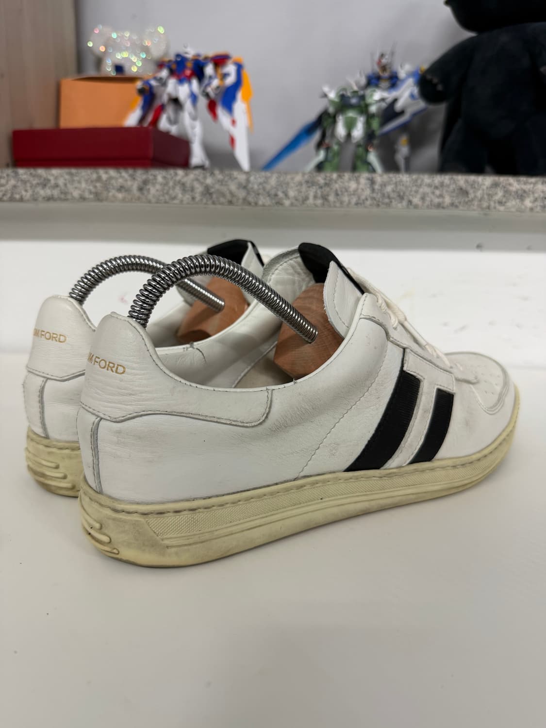 정품) 톰포드 화이트 레더 스니커즈 9(280) 상품이미지4