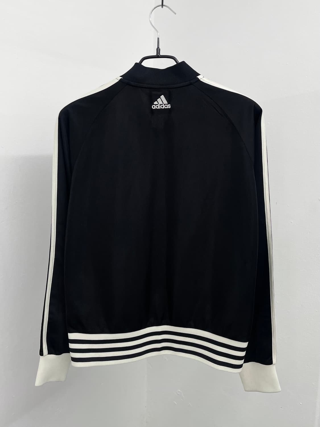 아디다스 검흰 로고 트랙탑 상품이미지7