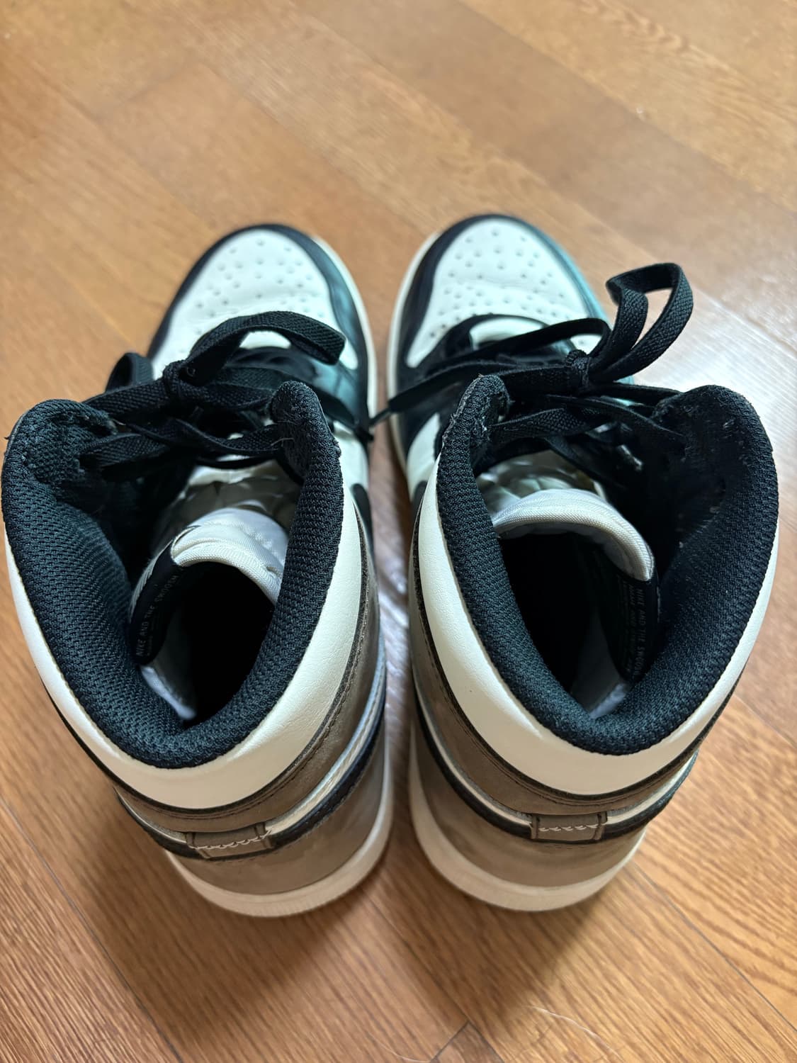 조던 1 레트로 하이 OG 블랙 모카 265 상품이미지3