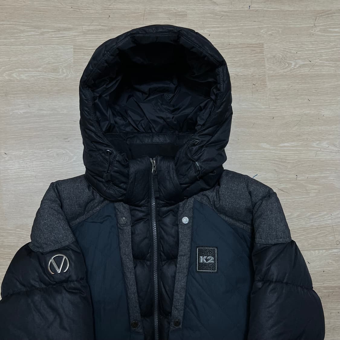 K2 아웃도어 구스다운 와펜 후드 패딩 점퍼 [블랙] M/95 상품이미지2