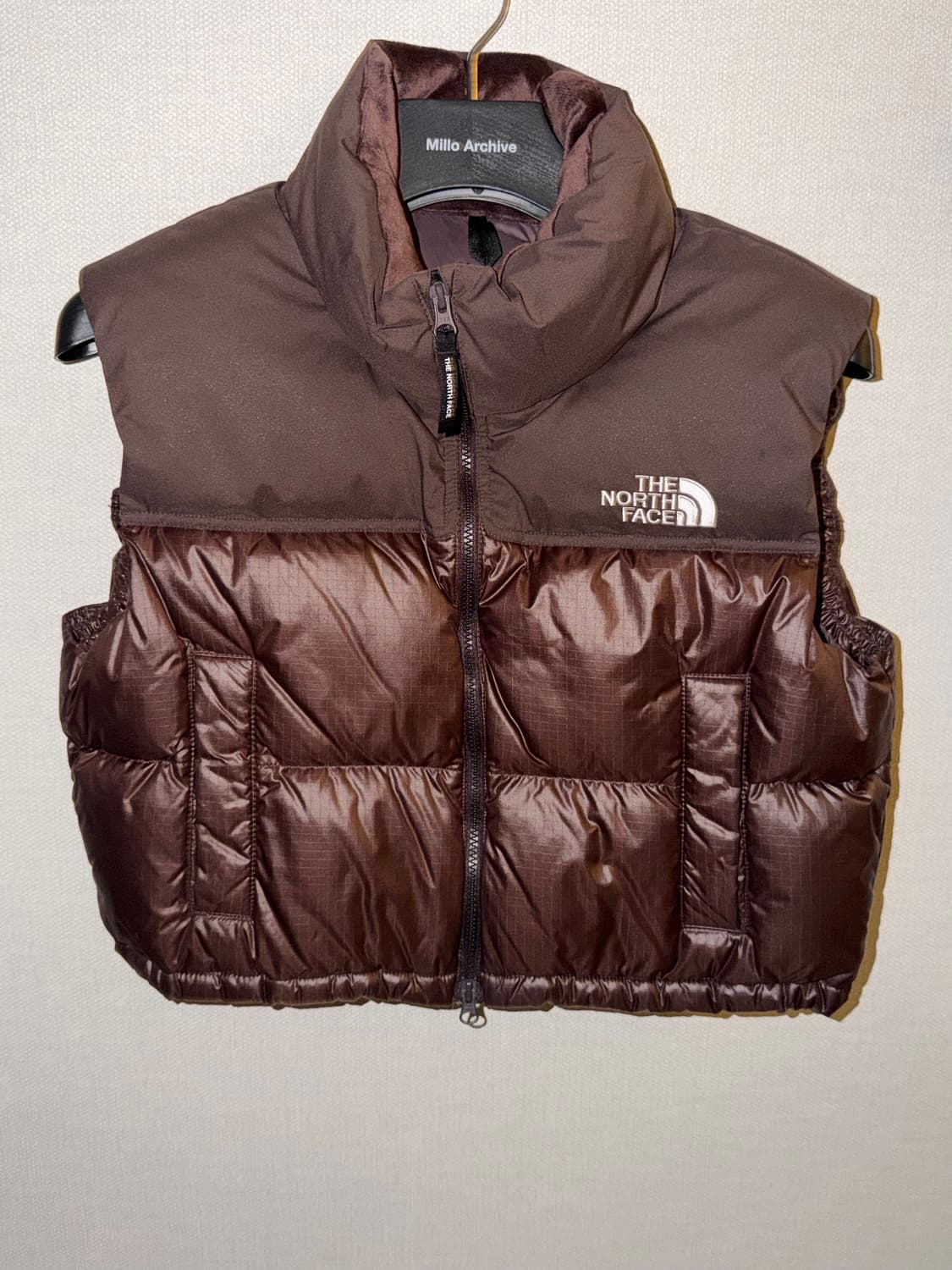 노스페이스 눕시 패딩 조끼 브라운 상품이미지1