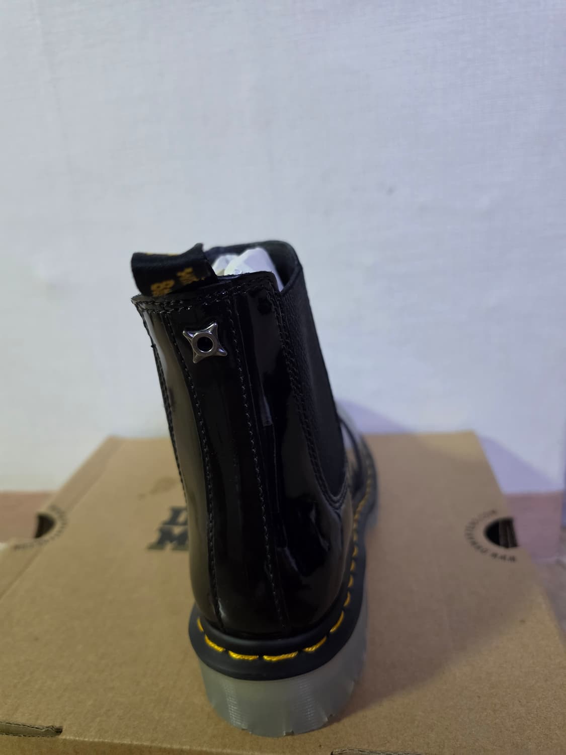 닥터마틴 2976 아이스드 BN 첼시 부츠 블랙 유광 상품이미지5