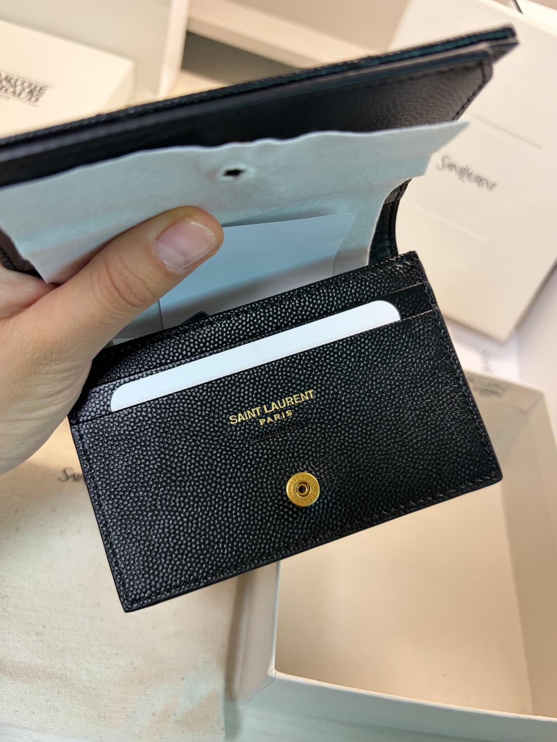 [백화점 구매/새상품] 생로랑 마틀라세 블랙 금장 반지갑 상품이미지4