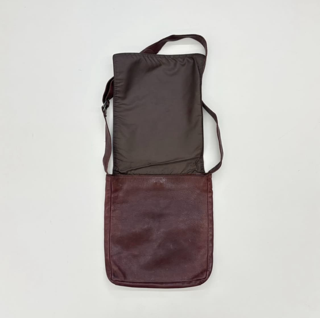 90s 장 폴 고티에 레더 크로스백 상품이미지3