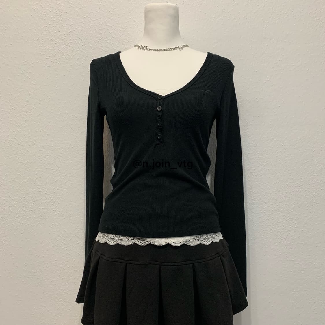 홀리스터 헨리넥 블랙 롱슬리브 아베크롬비 상품이미지1