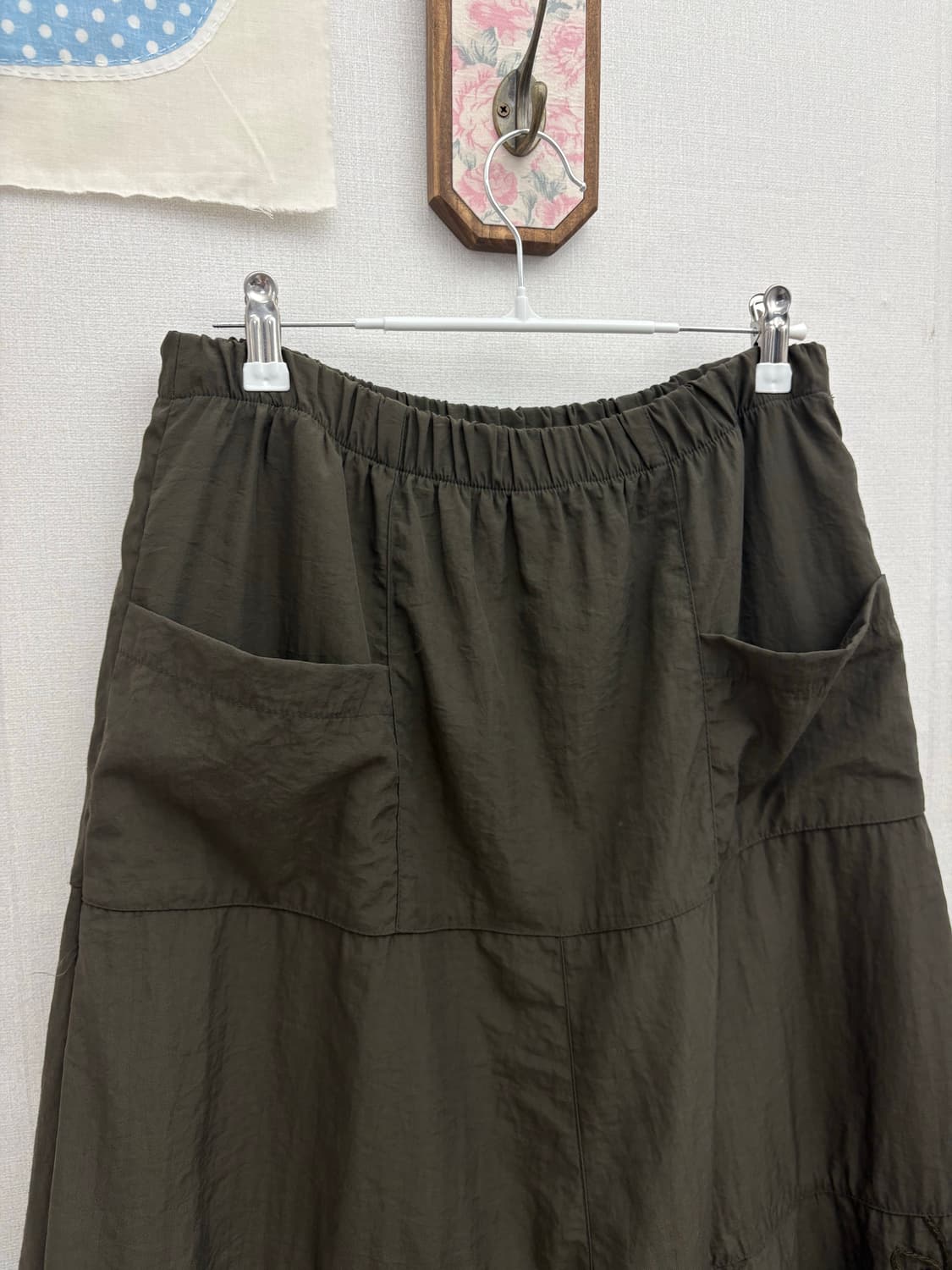 카키 자수 롱 스커트 상품이미지2