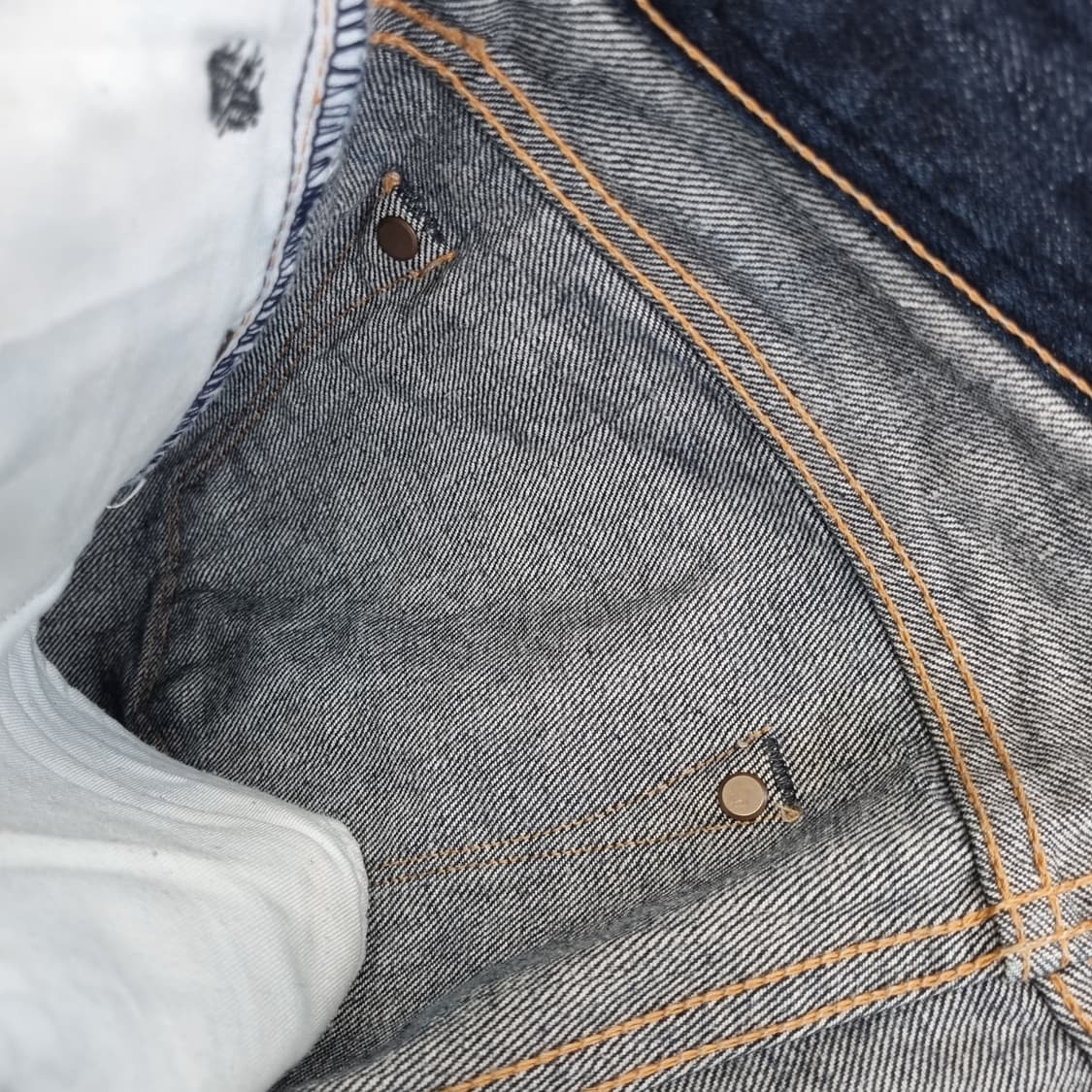 KURO DENIM 페이딩 데님진 - 30 상품이미지10