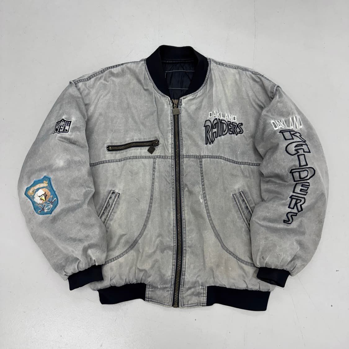 넛맥 90s NFL 오클랜드 레이더스 스톤워싱 항공 자켓 상품이미지2