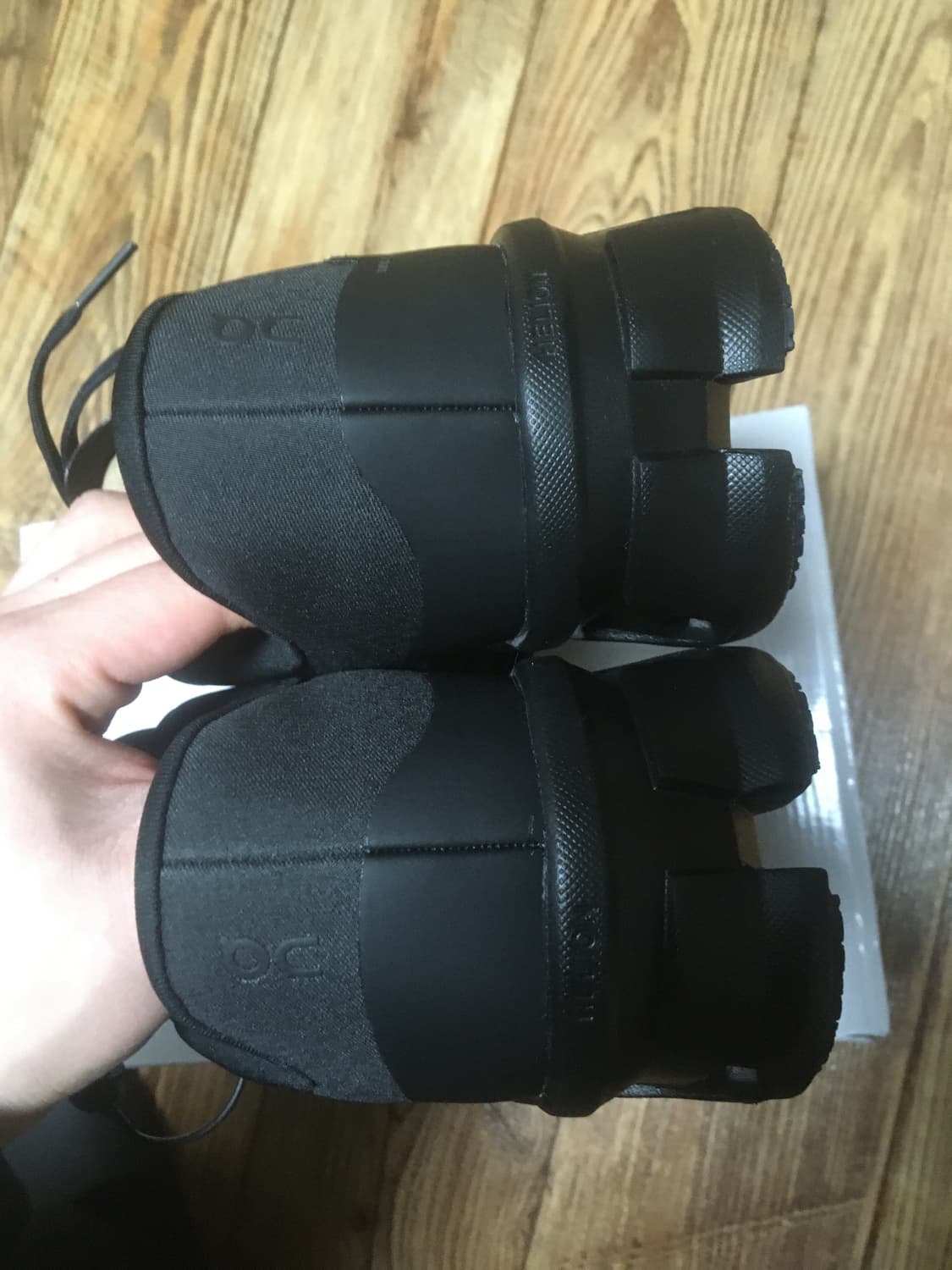 온러닝 파프 클라우드몬스터2 블랙 판매합니다 상품이미지4