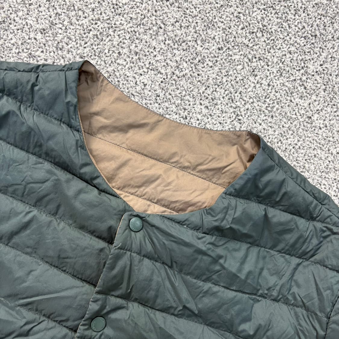 실측확인 유니클로 브이넥 경량 패딩 0428J 상품이미지2