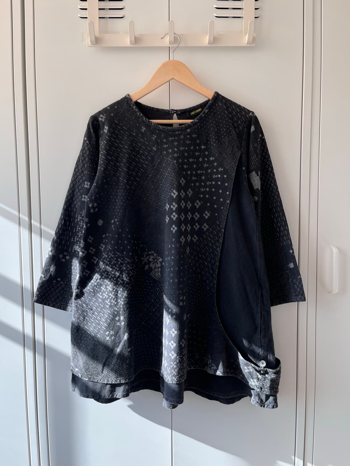 Decorer 패턴 레이어드 미디 원피스 상품이미지1