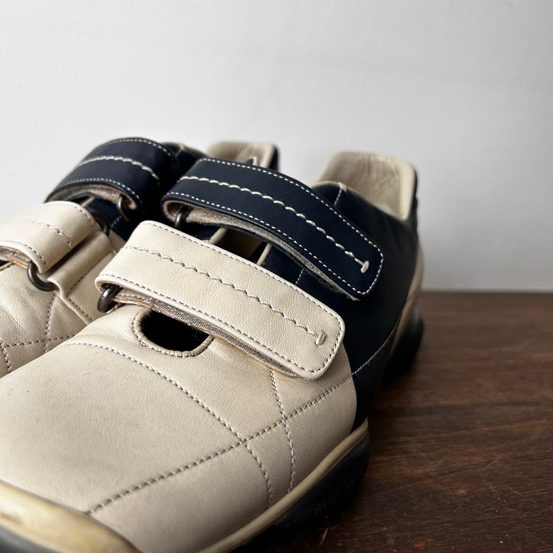 Square Toe Bicolor Belcro Sneakers 상품이미지3