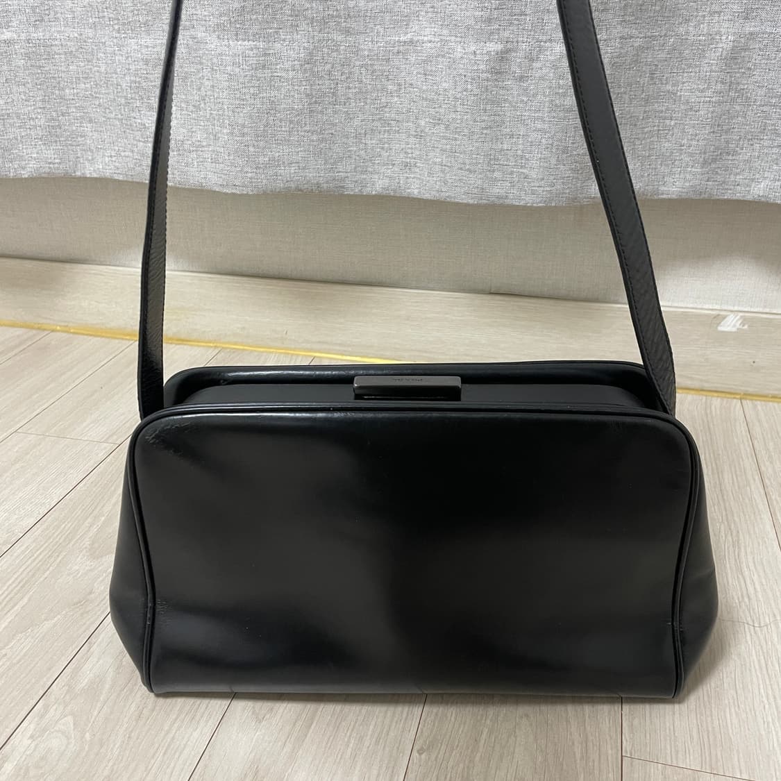 프라다 블랙 숄더백 (개런티카드 포함, 정품 100%) 상품이미지3