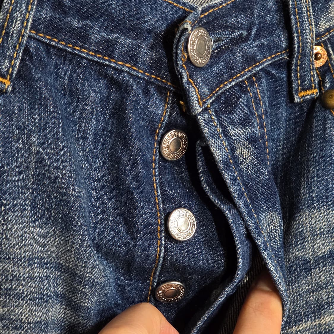 리바이스 501 중청 워싱 버튼플라이 데님 팬츠 상품이미지8