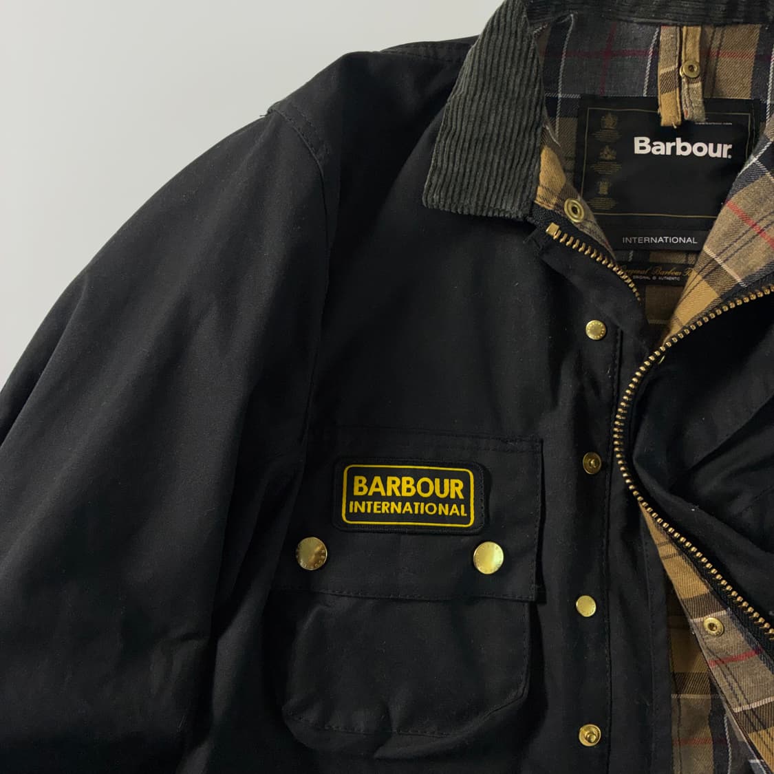 Barbour  바버 인터내셔널 블랙 벨티드 왁스 자켓  상품이미지4