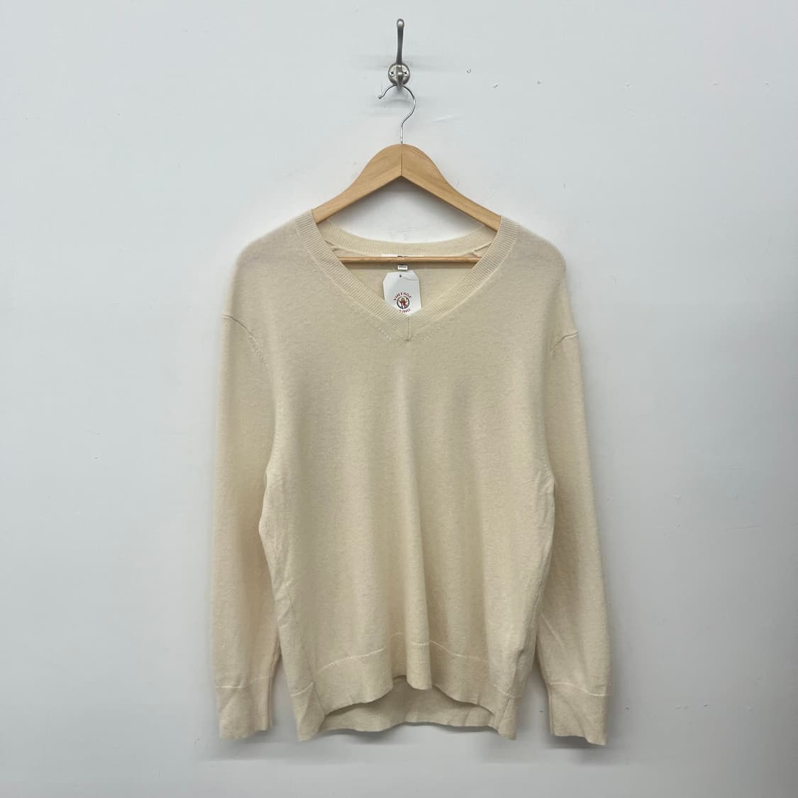 유니클로 아이보리 브이넥 니트 스웨터 여/XXL 상품이미지1