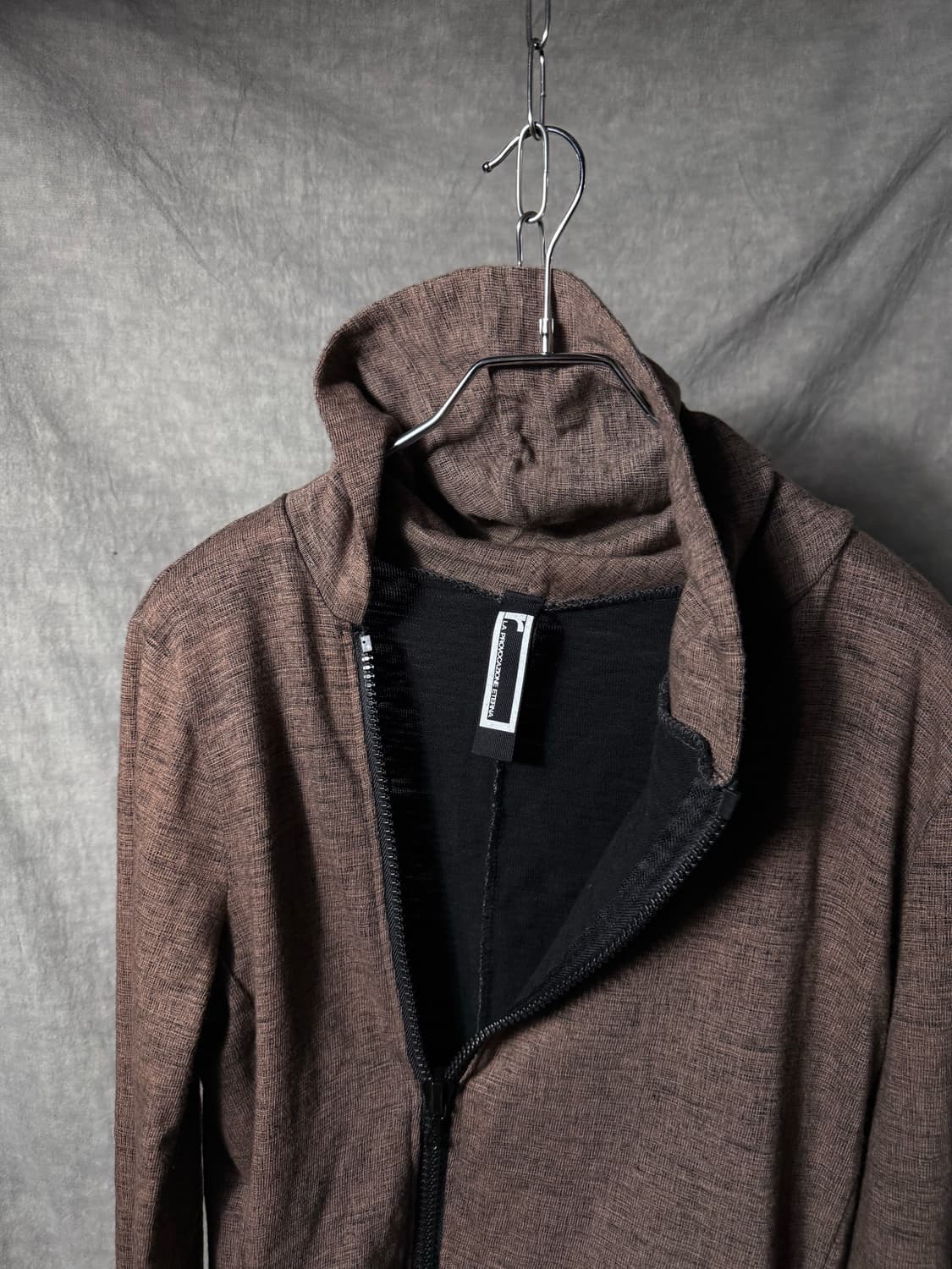 RIPVANWINKLE Asymmetric Zip Hoodie   상품이미지5