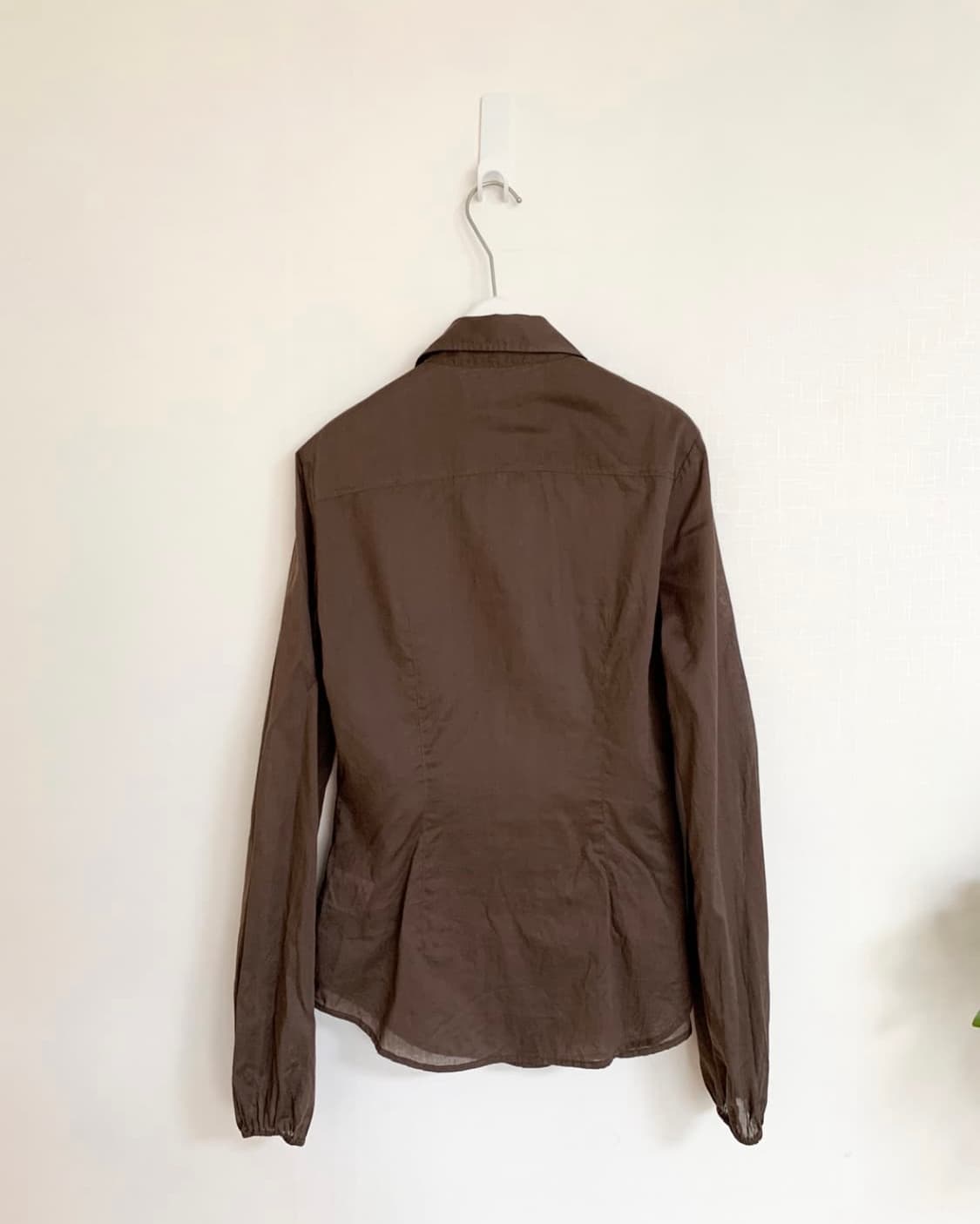 띠어리 브라운 린넨블라우스 상품이미지3