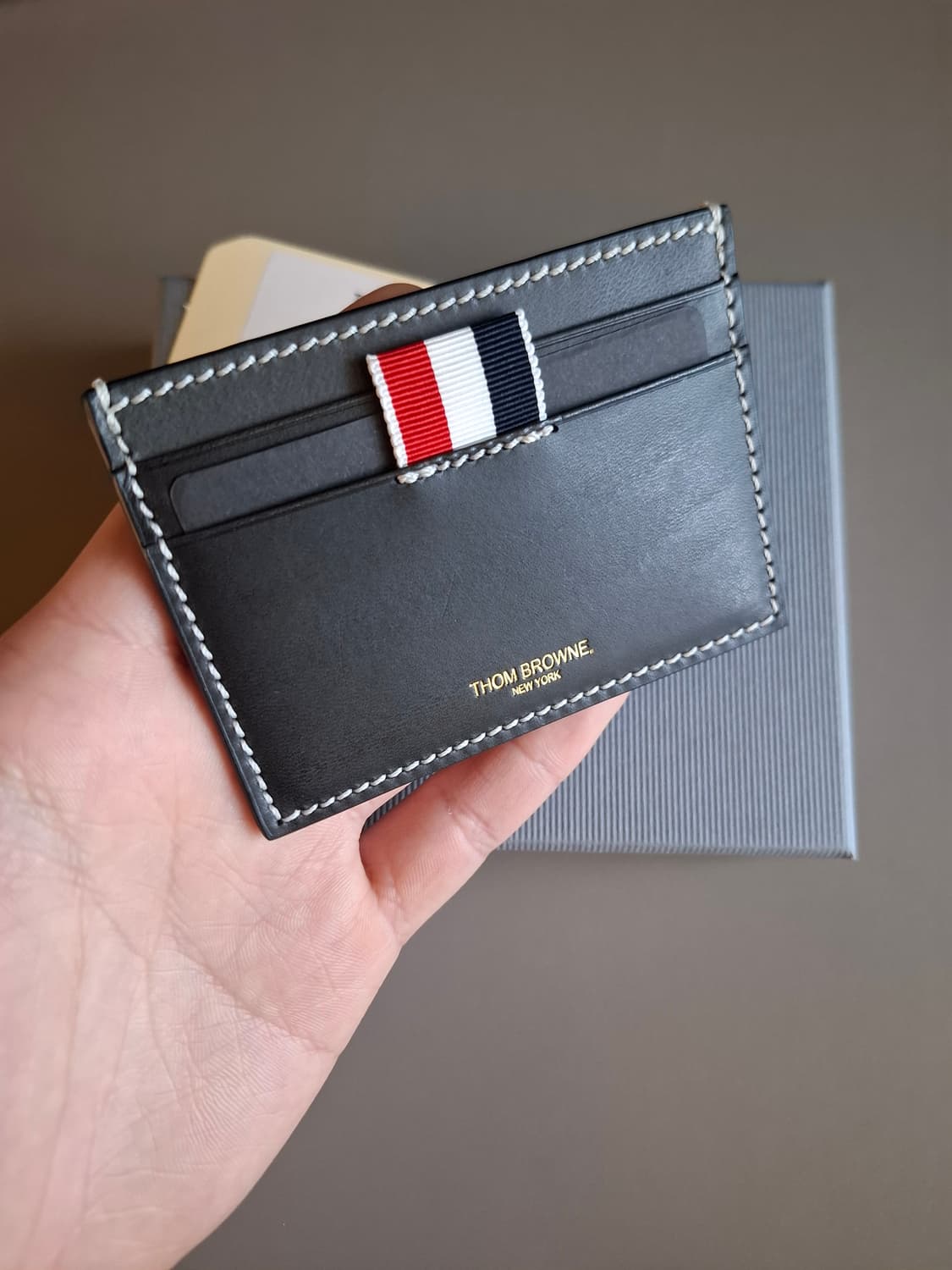 톰브라운 바케타 레더 싱글 카드지갑 상품이미지2