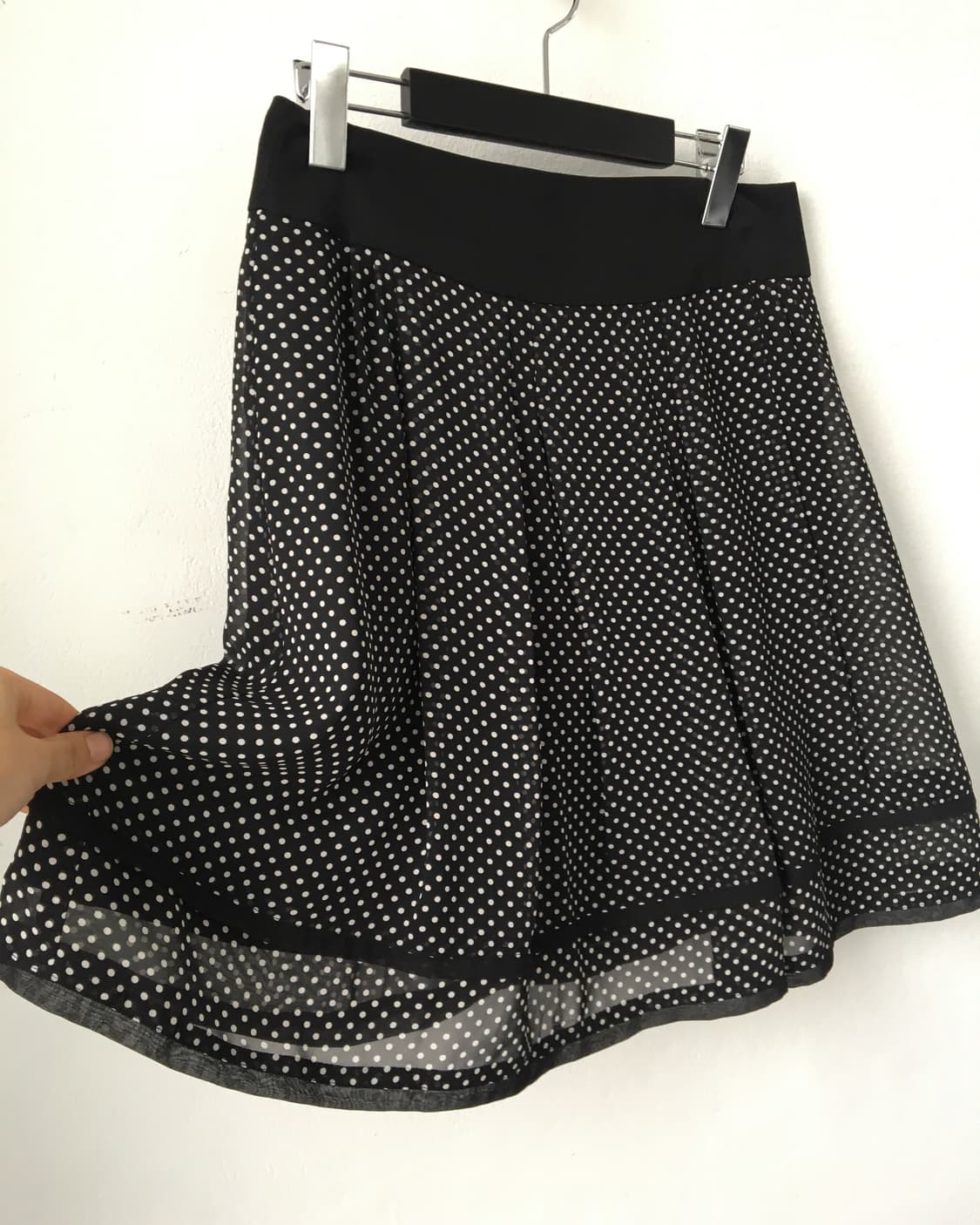 Line detail dot pattern midi skirt 상품이미지3