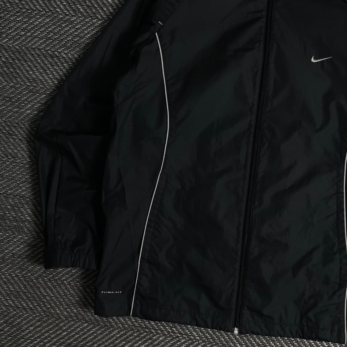 나이키 스우시로고 라이닝 디테일 블랙 바람막이y 3232 상품이미지4