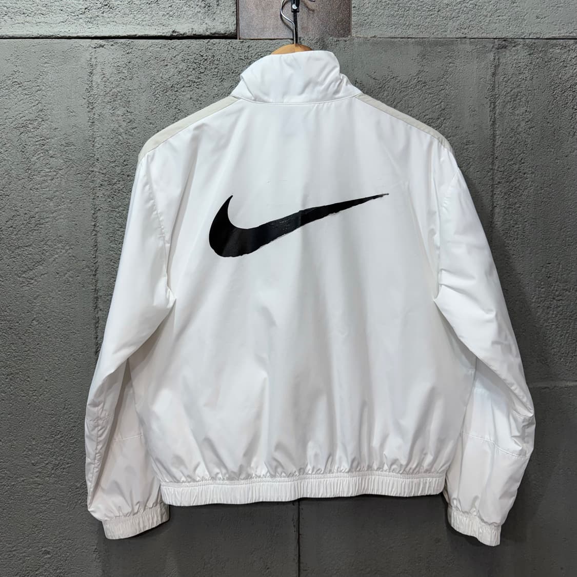 나이키 우먼스 하이브리드 우븐 바람막이 (M)  상품이미지3