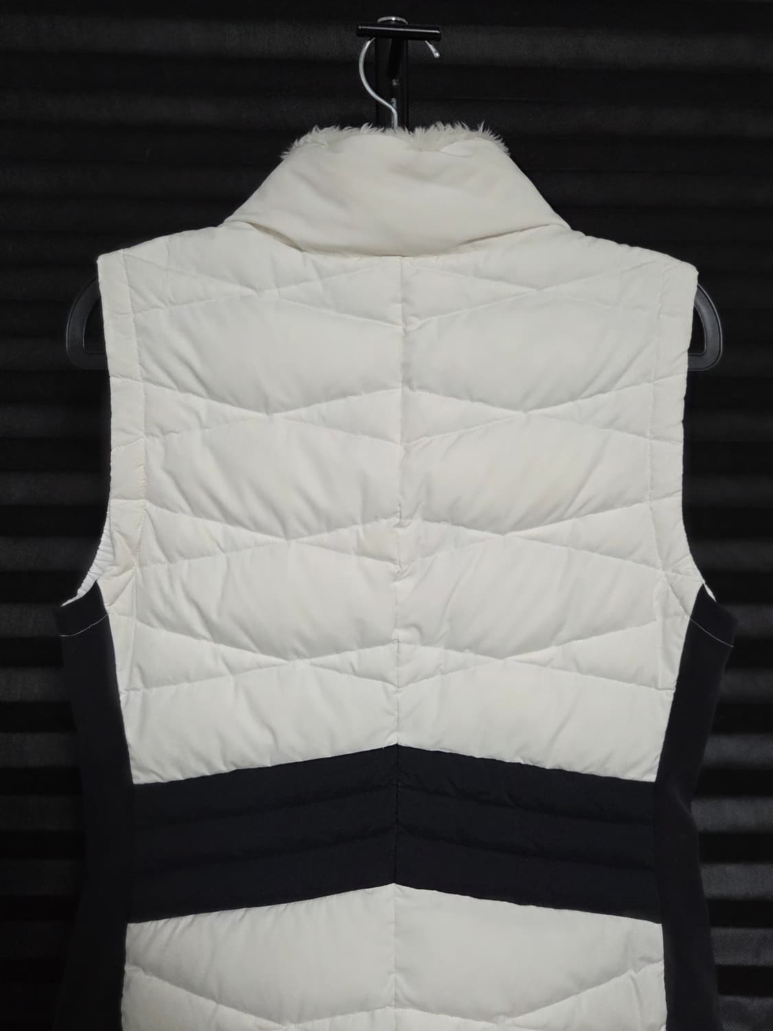 (정품) [타이틀리스트] 구스다운 하프롱 패딩조끼 판매합니다. 상품이미지6