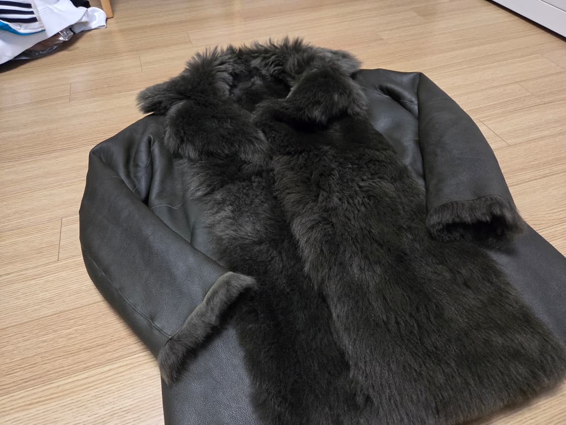 띠어리 리버서블 시어링 천연가죽 무스탕 점퍼 상품이미지8