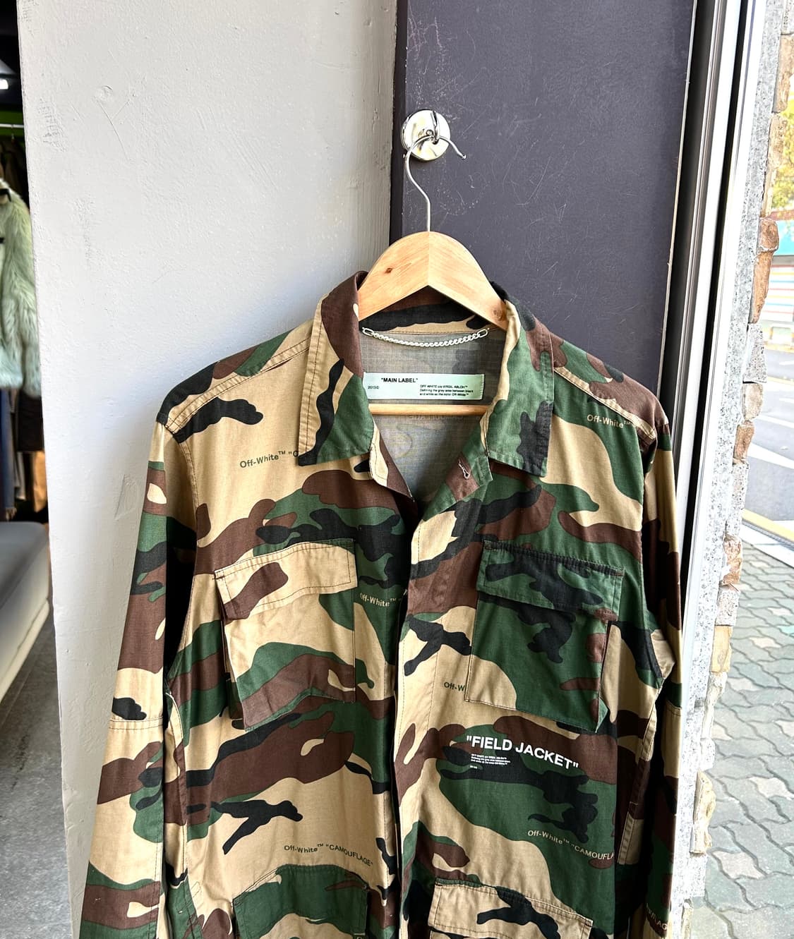 M/ 오프화이트 카모플라주 필드 자켓 상품이미지4