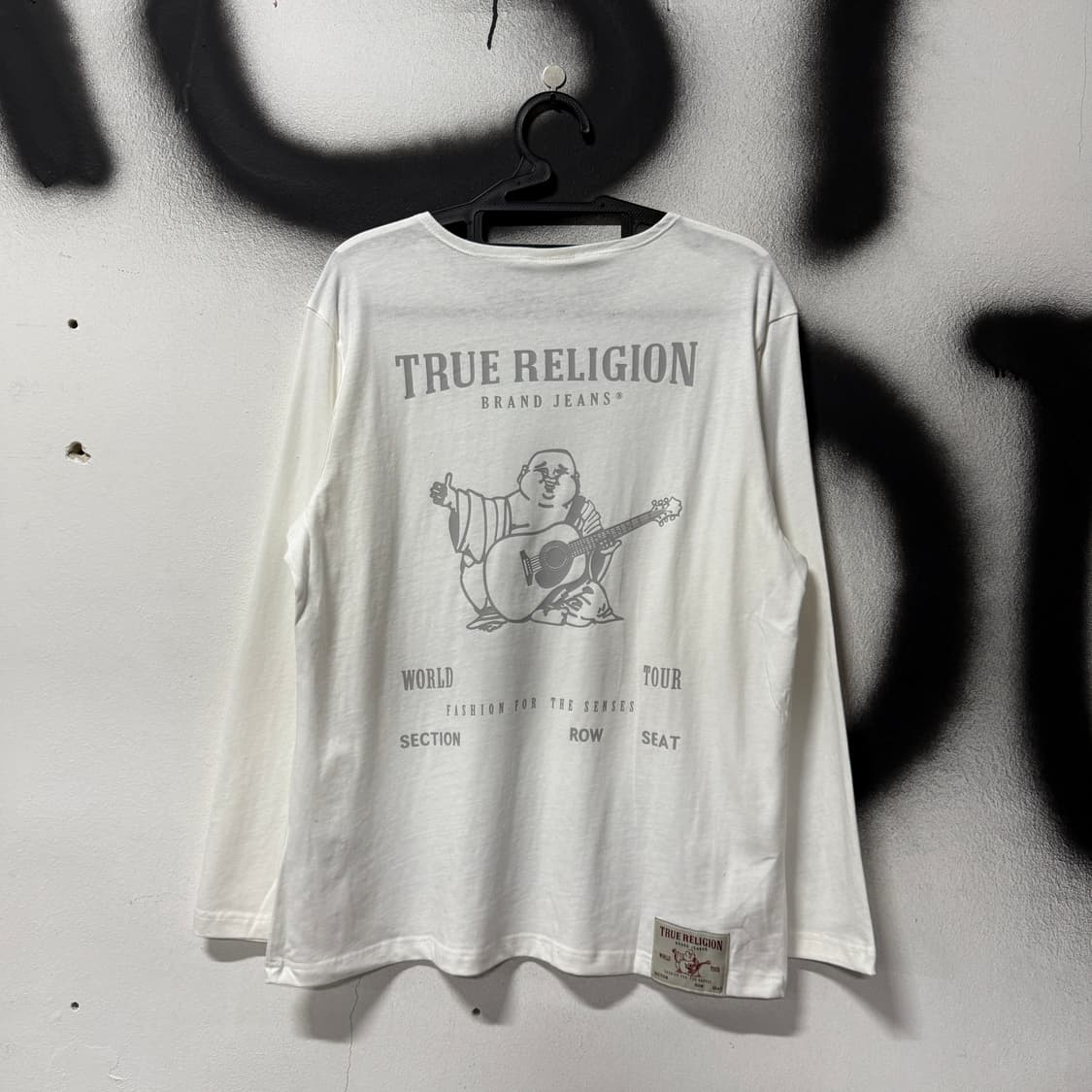 트루릴리젼 백 프린팅 월드투어 데드스탁 롱 슬리브 티셔츠 상품이미지1