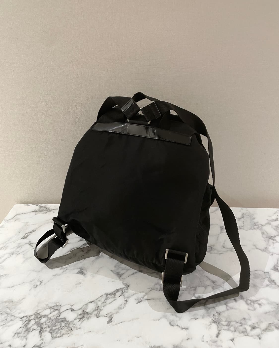 정품 프라다 백팩 미듐 사이즈 상품이미지4