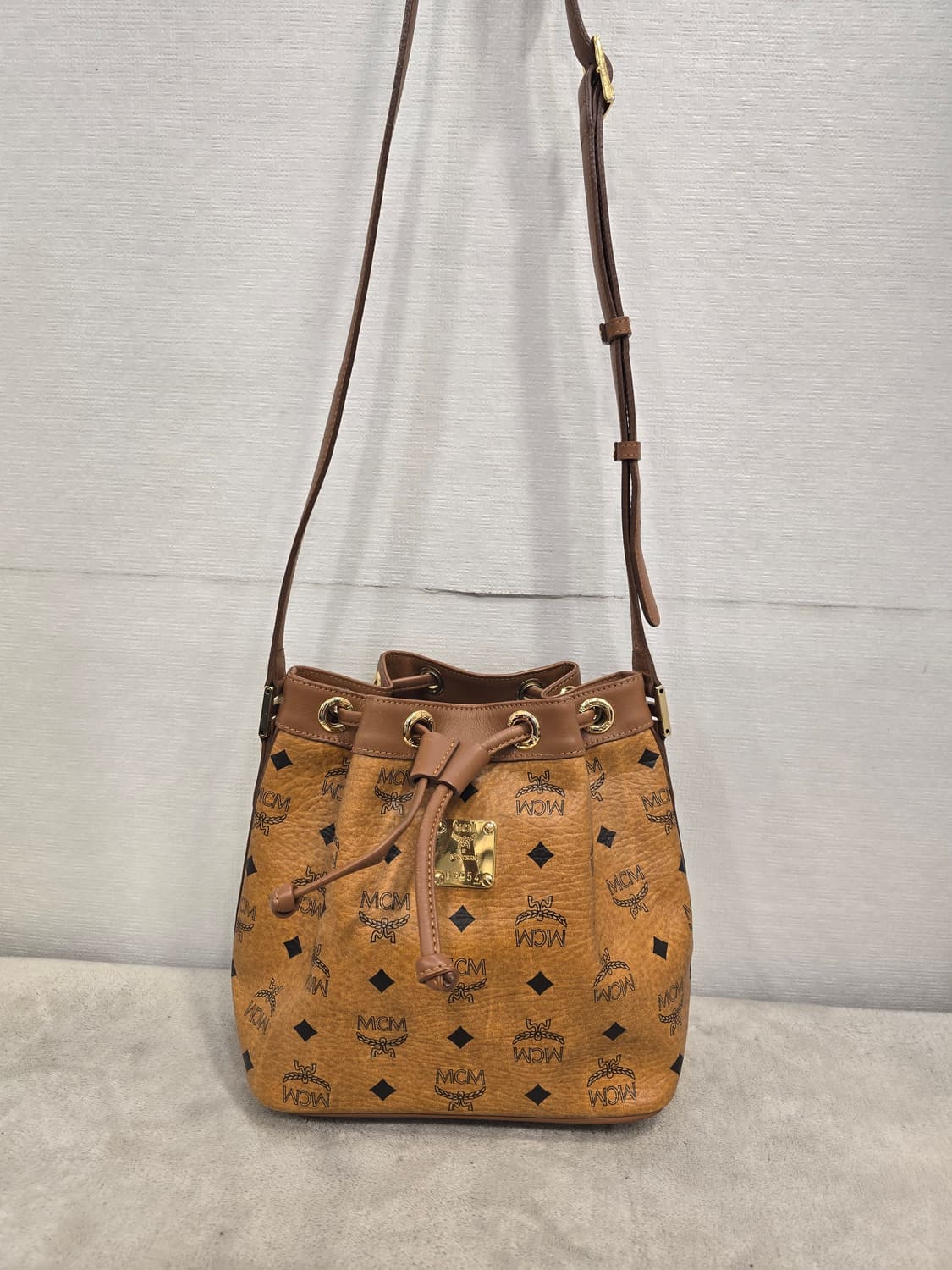 MCM 비세토스 복주머니 버킷백 크로스백 가방 상품이미지1