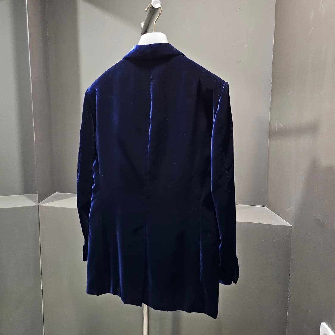 톰포드 벨벳 쉘튼 싱글 블레이저 상품이미지3