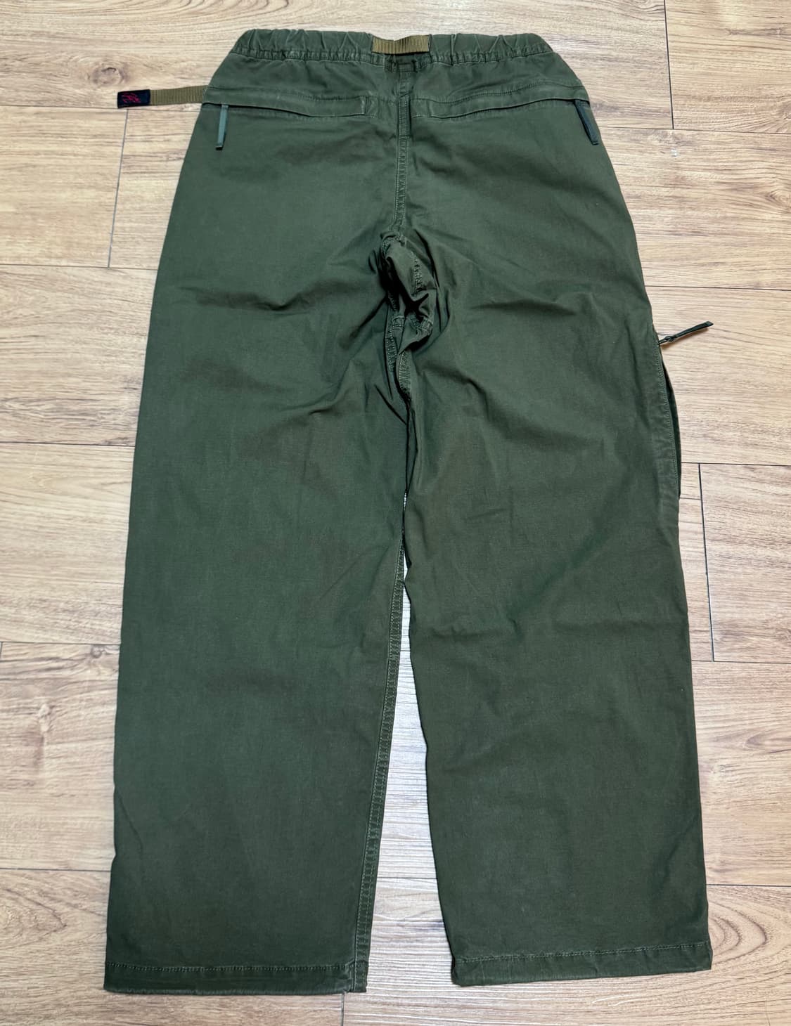 [S]그라미치 루즈핏 테이퍼드 팬츠 카키 상품이미지3