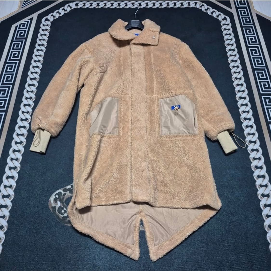 아더에러 19F/W 베이지 테디 피쉬테일 플리스 파카 3 상품이미지1