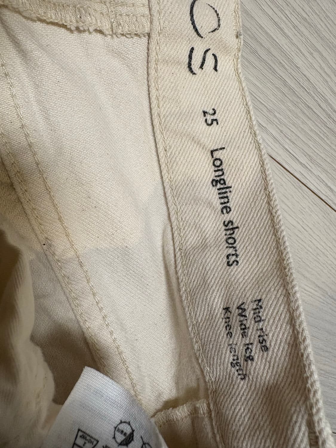 COS 코스 롱 쇼츠 반바지 에크루 색상 25 상품이미지2