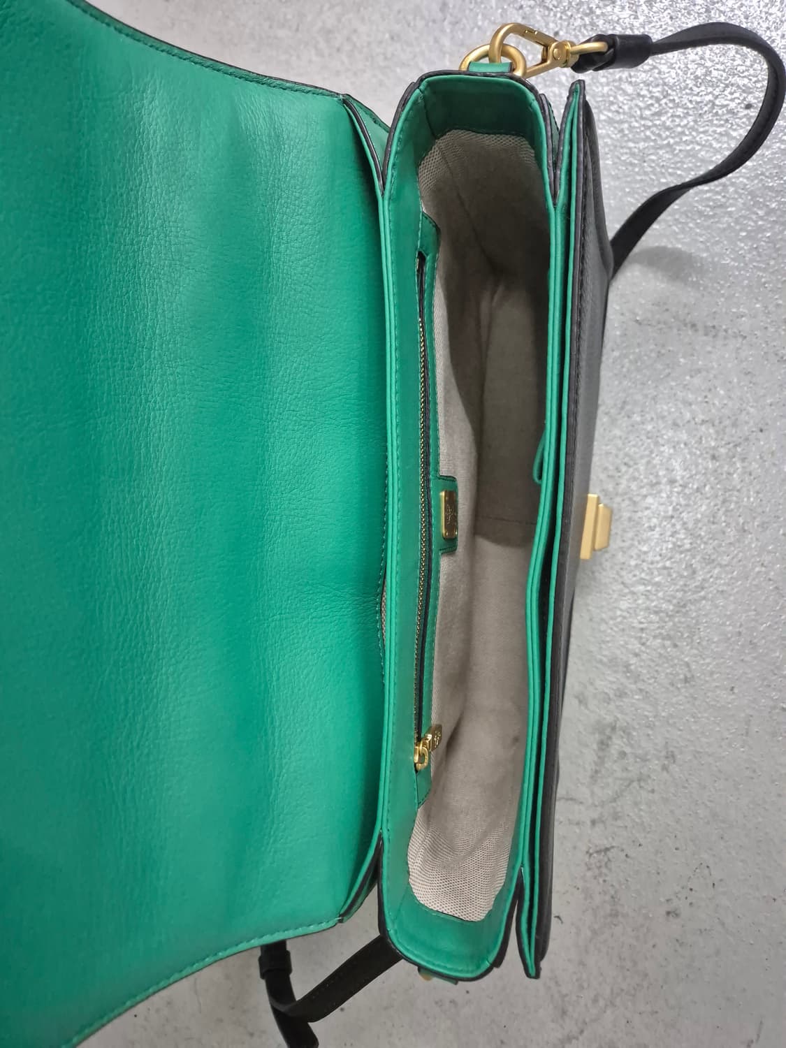 MCM 베로니카 비세토스 레더 탑 핸들 사첼백 상품이미지7