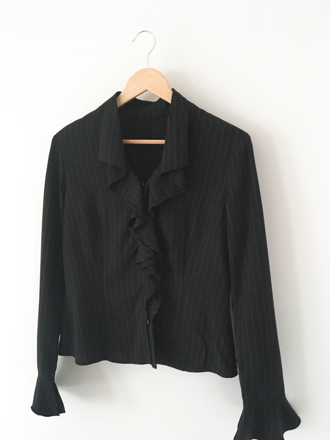 stripe ruffle blouse 상품이미지1