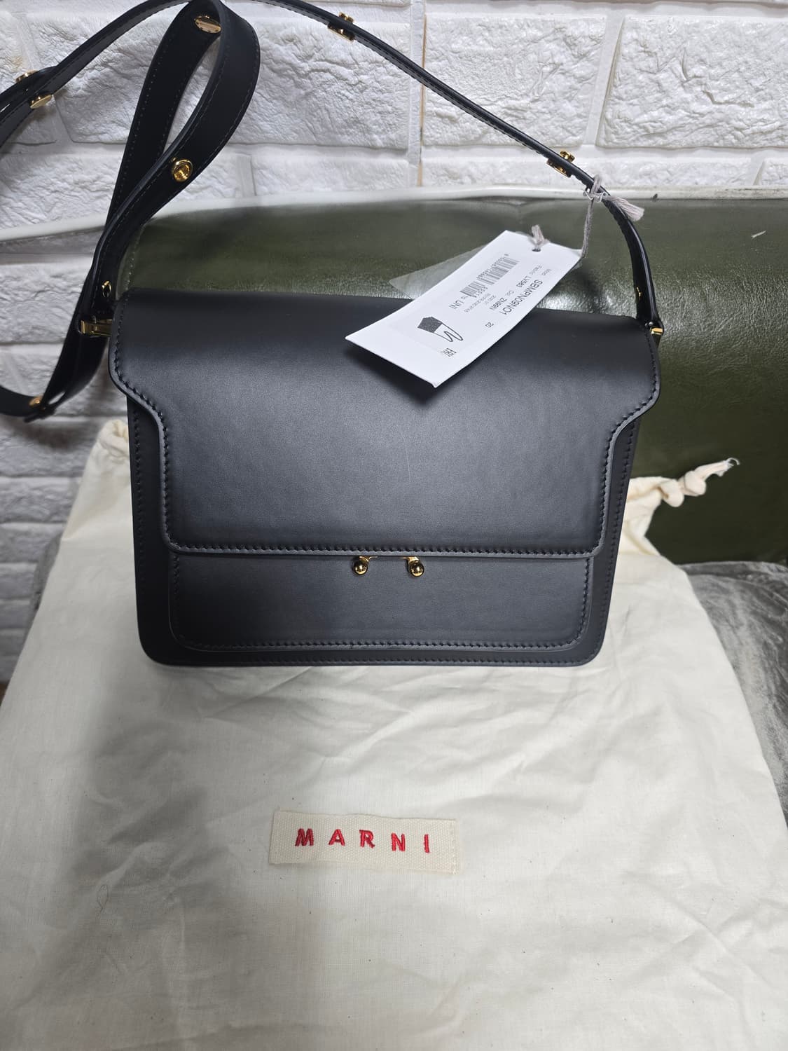 마르니 트렁크백 미듐 블랙 카프스킨.새상품 상품이미지1