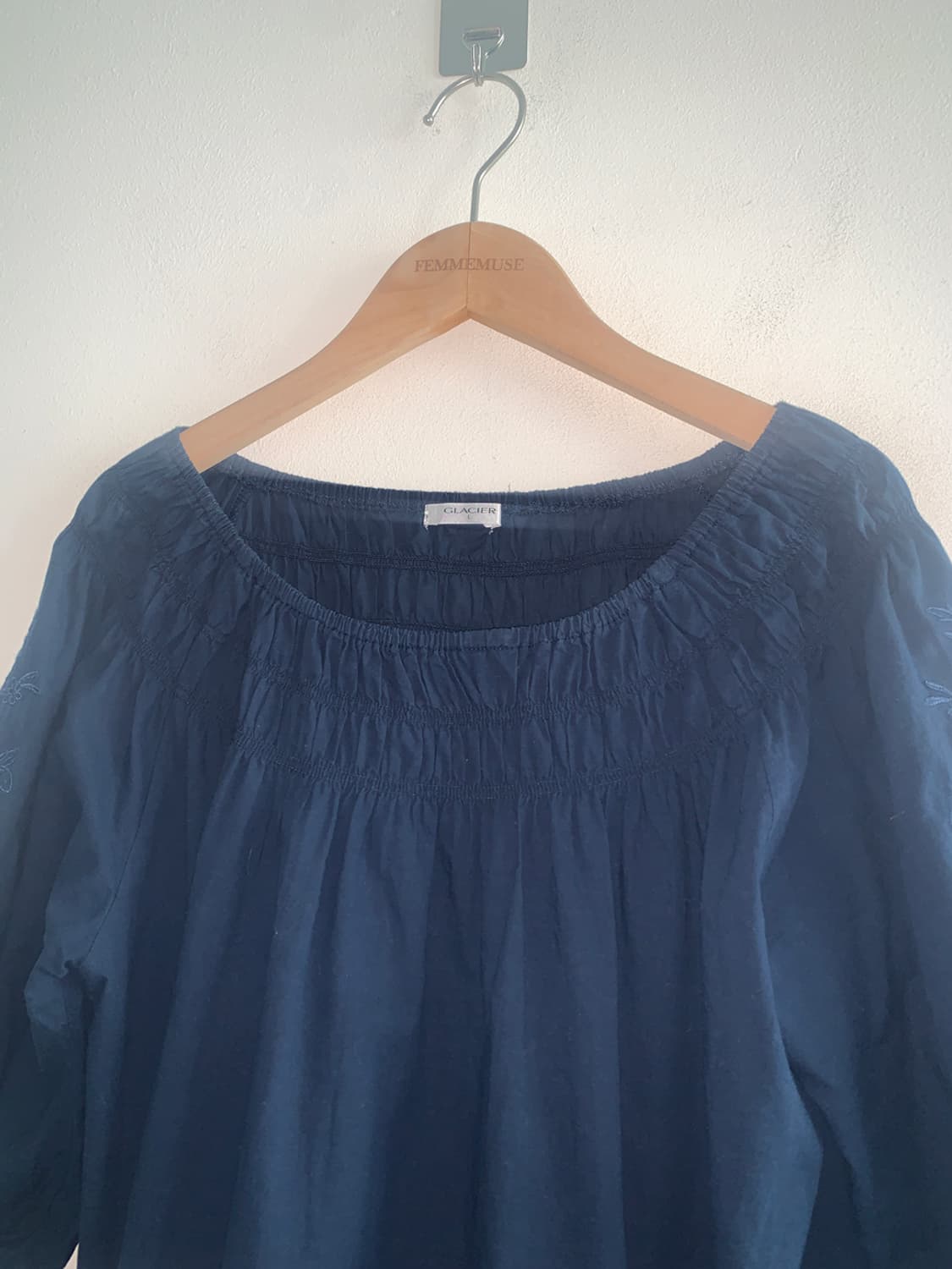 Embroidery shoulder blouse 상품이미지2