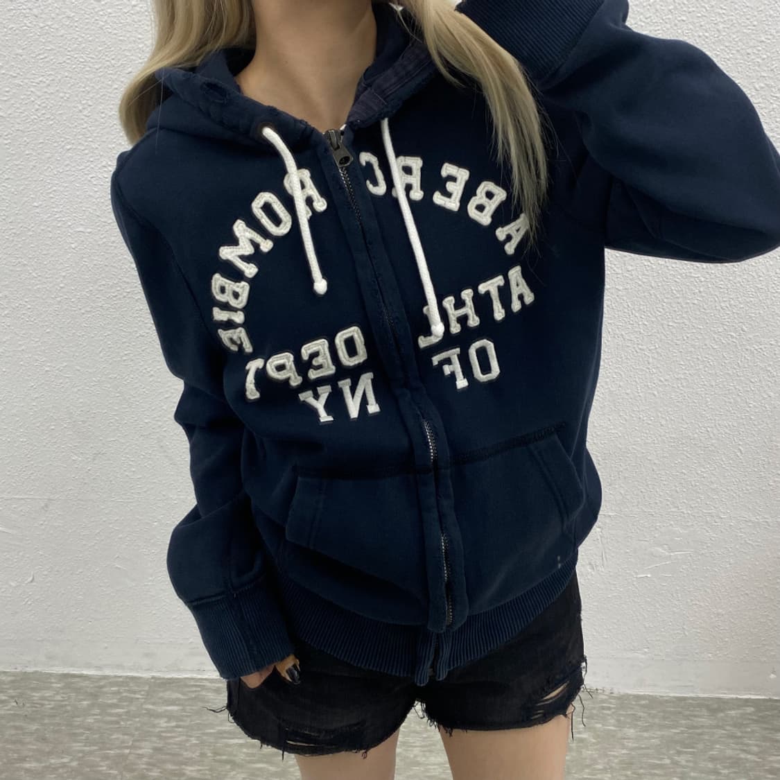 아베크롬비 센터로고 네이비 후드집업 L 상품이미지1