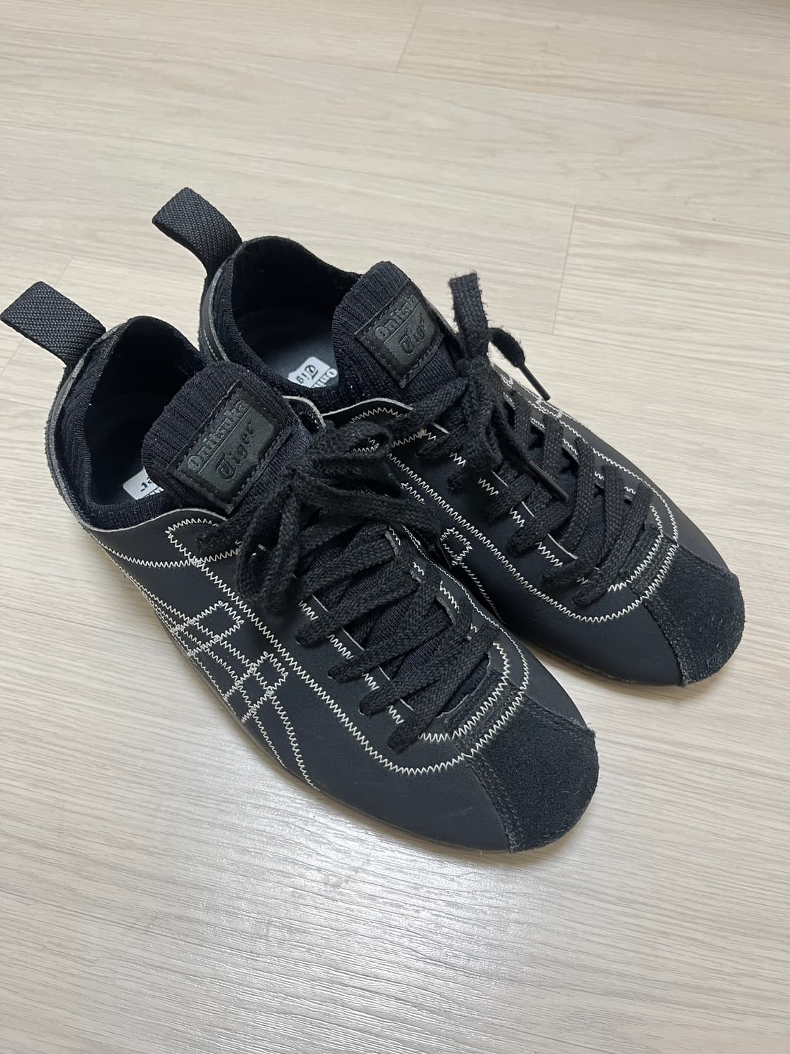 S급) 오니츠카 타이거 스크로우 블랙 240mm 상품이미지4