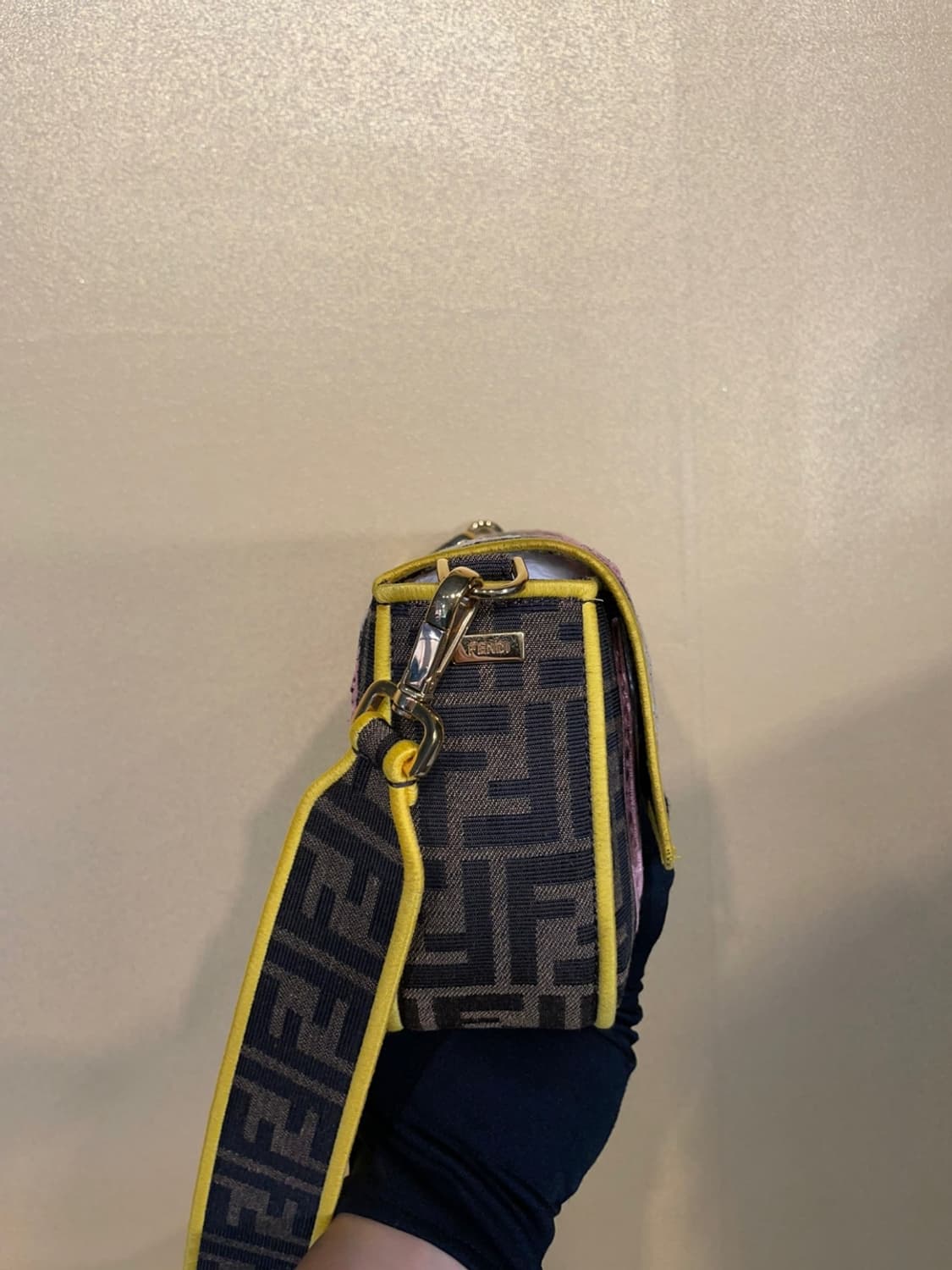 FENDI 자수 바게트 핸드백 상품이미지6