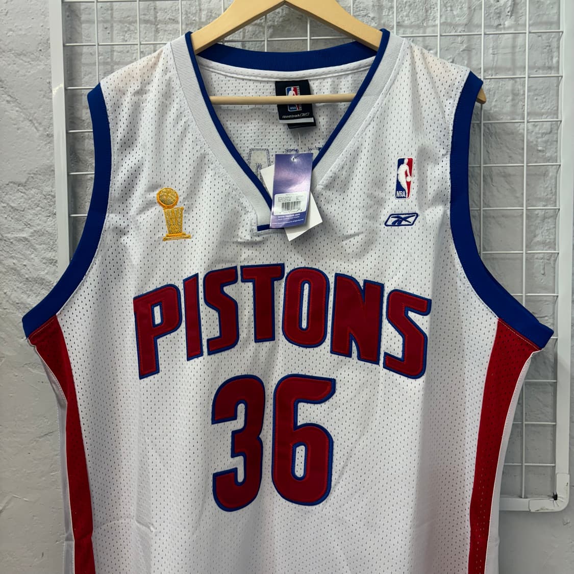NBA X 리복 디트로이트 피스톤즈 유니폼 슬리브리스 2XL 상품이미지3