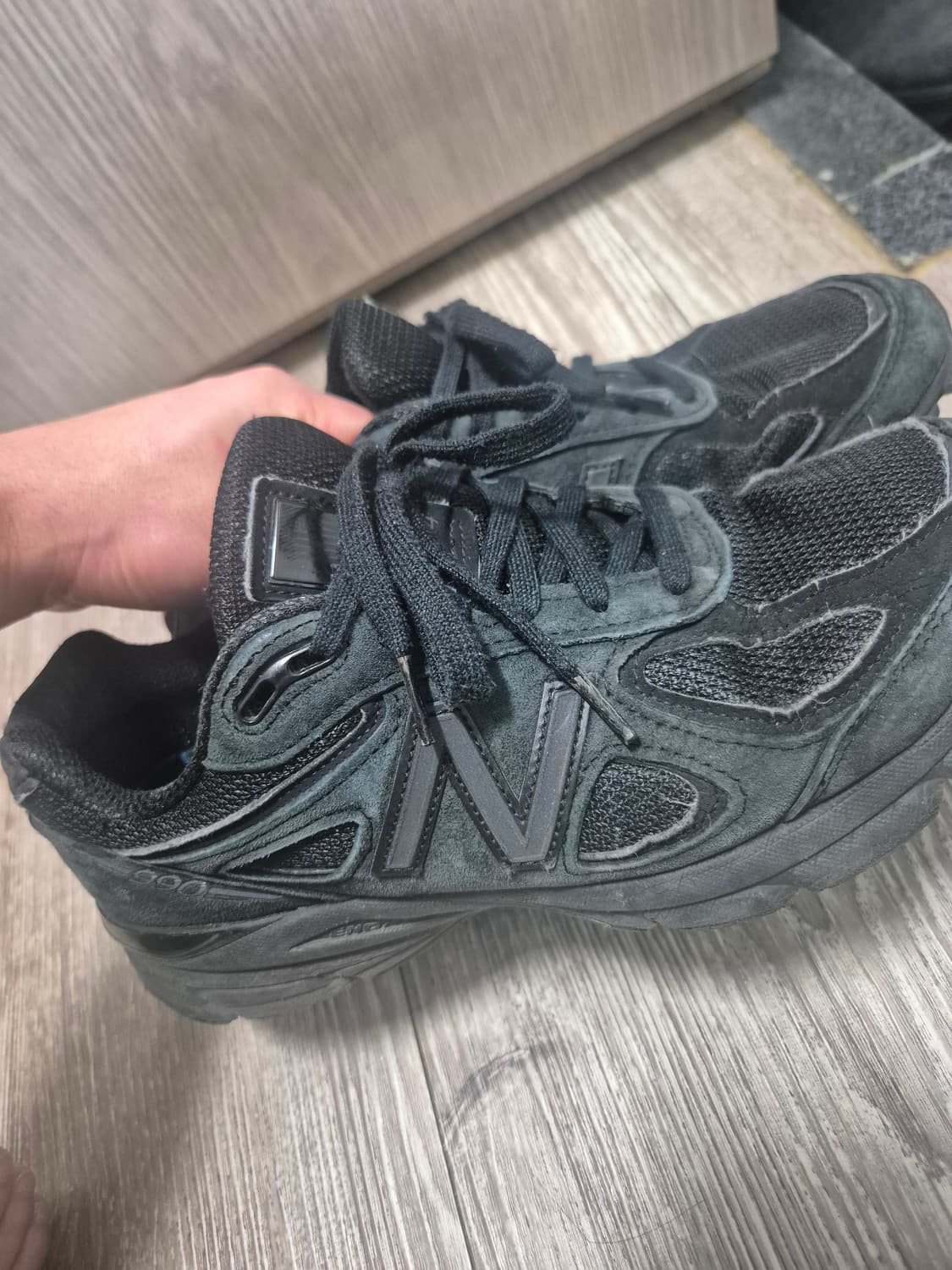 뉴발란스 990 V4

트리플블랙(M990BB4) 250 상품이미지6