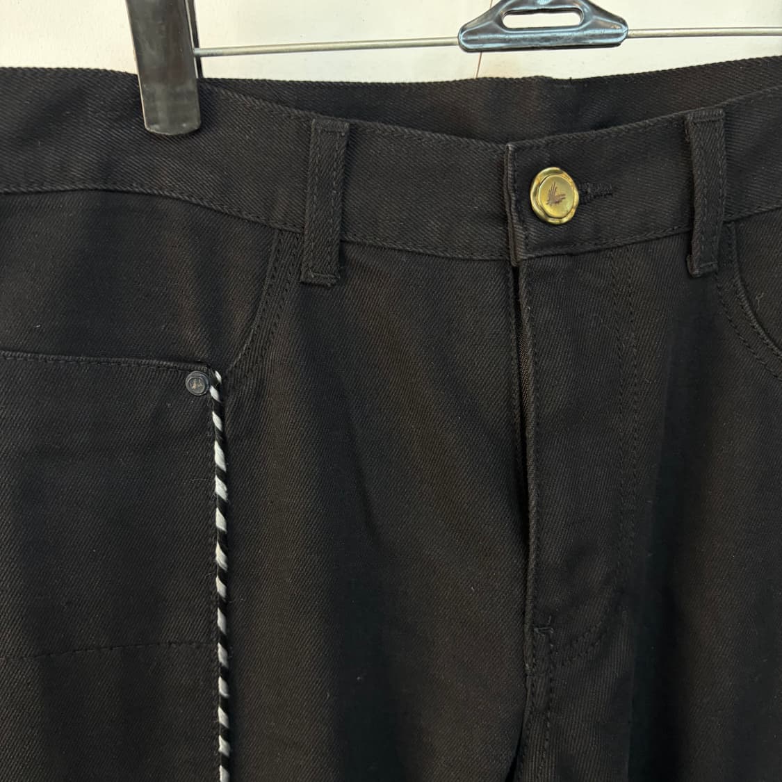 브이넥러브 블랙 스티치 포인트 데님 팬츠 상품이미지2