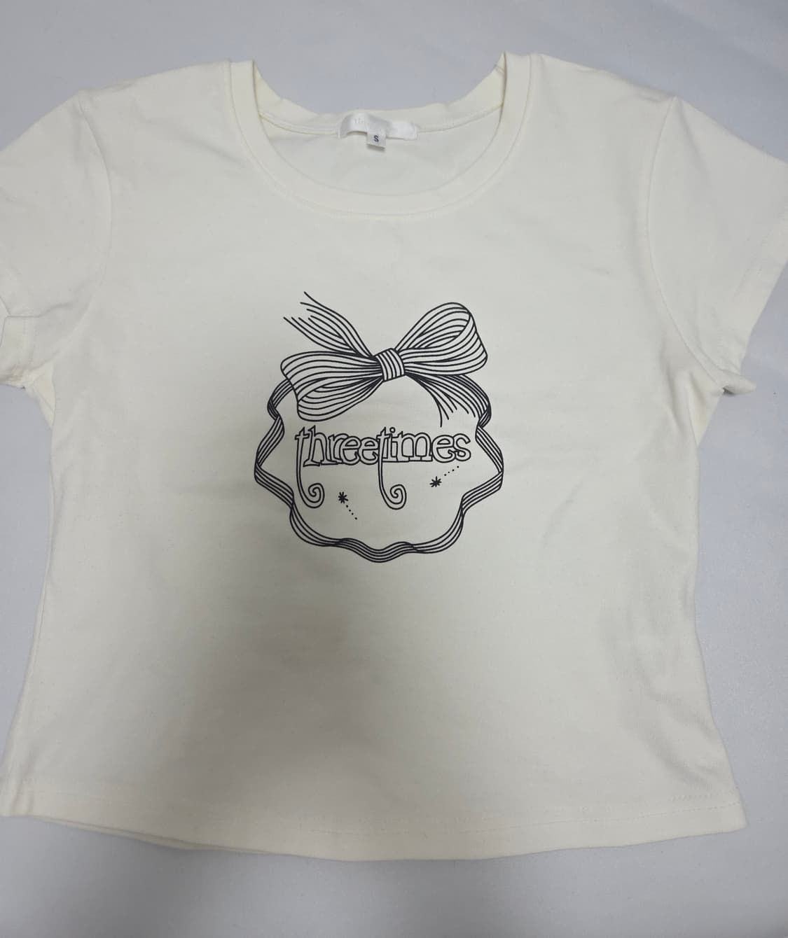 (2개 일괄) 쓰리타임즈 리본 티 블랙, 아이보리 s 상품이미지2